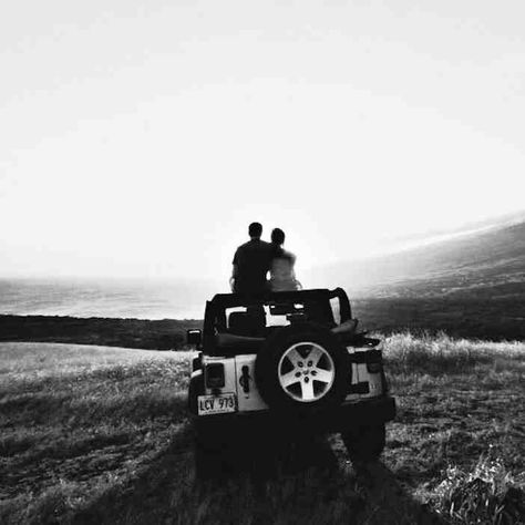 Jeep engagement photo Camping Jeep, Jeep Adventure, Jeep Photos, Cars Jeep, Jillian Harris, Maui Travel, Maui Vacation, Jeep Lover, Jeep Girl