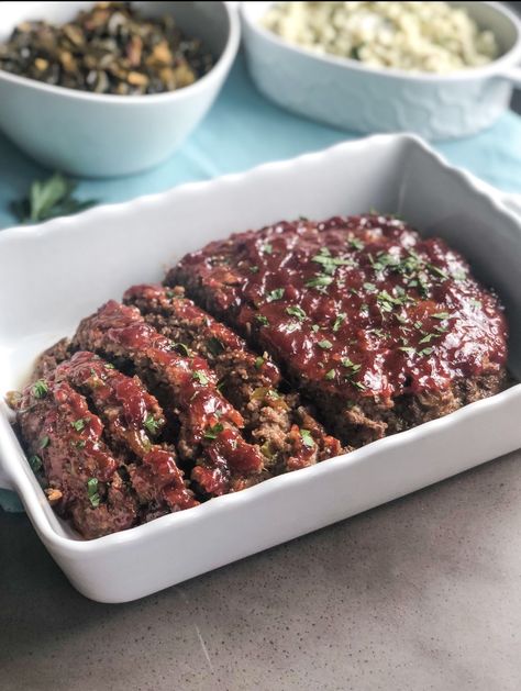 Meatloaf Without Breadcrumbs, Breadcrumbs Recipe, Easy Meatloaf Recipe, Moist Meatloaf, Sweet Chili Sauce Recipe, Traditional Meatloaf, How To Make Meatloaf, Meat Chili, Beef Meatloaf