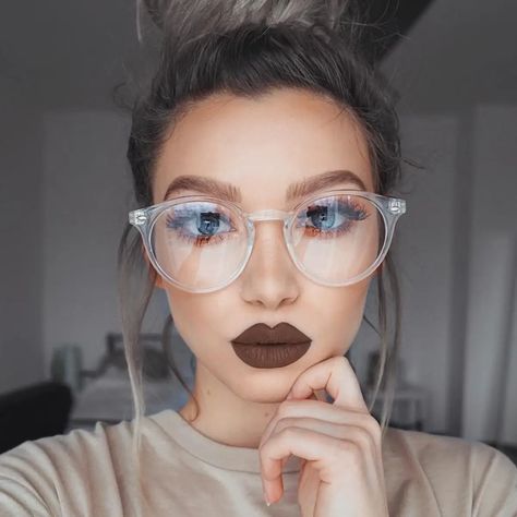 10 Life-Changing Makeup Tutorials for Gals with Glasses ... Chocolate Lipstick, Makeup Ojos, Clear Glasses Frames, Kylie Lip Kit, Glasses Makeup, Brown Lipstick, Fashion Eye Glasses, Clear Glasses, Bold Makeup