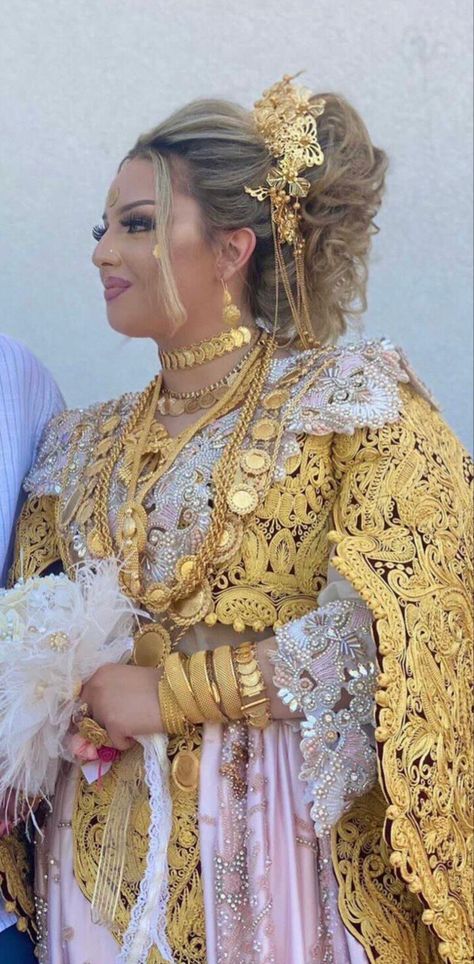 Albanian Clothes, Albanian Wedding, Albanian Clothing, Albanian Culture, Henna Party, Sparkle Wedding Dress, Mirror Selfie Poses, Gold Wedding Jewelry, Cool Instagram Pictures