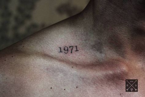 Hand poked 1971 tattoo on the collarbone. 1971 Tattoo, Mathematical Tattoo, World Map Tattoos, Stick Poke Tattoo, Tattoo Leg, Map Tattoos, Bull Tattoos, Bone Tattoos, Omerta Tattoo