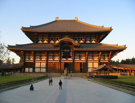 Todaiji Temple in Nara.  The world's largest wooden building. Ancient Japanese Architecture, Todaiji Temple, Japan Castle, Ap Art History, Going To Japan, Japan Temple, Traditional Japanese Architecture, Nara Japan, Japanese Temple