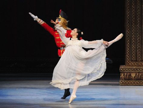 El cascanueces y más eventos gratis en el Festival Luces de Invierno Ballet Shows, Long Books, Swan Lake, Movie Characters, Ballet Dancers, Art Paint, Nutcracker, Greek Statue, Fairy Tales