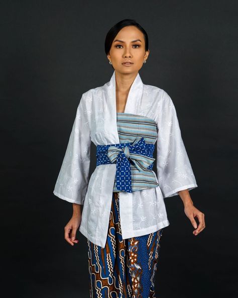 Obi Belt Outfit, Batik Fashion Modern, Kondangan Couple, Dress Batik Modern, Modern Kebaya, Tenun Ikat, Kebaya Dress, Batik Art, London College Of Fashion