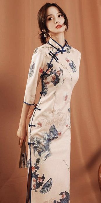 Qipao Modern Cheongsam, Chinese Clothing Traditional, Qipao Pattern, Black Cheongsam, Qipao Wedding, Red Qipao, Qi Pao, Chinese Qipao, Cheongsam Modern