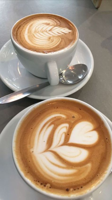 Coffee Art Aesthetic, Ugc Content Creator, Barista Coffee, Coffee Latte Art, Ugc Content, Coffee Barista, Cappuccino Coffee, Coffee Obsession, Chocolate Caliente