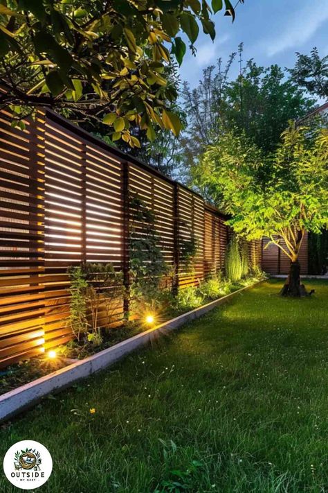 Outdoor Slatted Privacy Wall, Dividing Fence Ideas, Privacy Fence Modern, Semi Private Fence Ideas, String Lights Fence, Fence Privacy Ideas, Unique Privacy Fence Ideas, Private Fence Ideas, Modern Privacy Fence