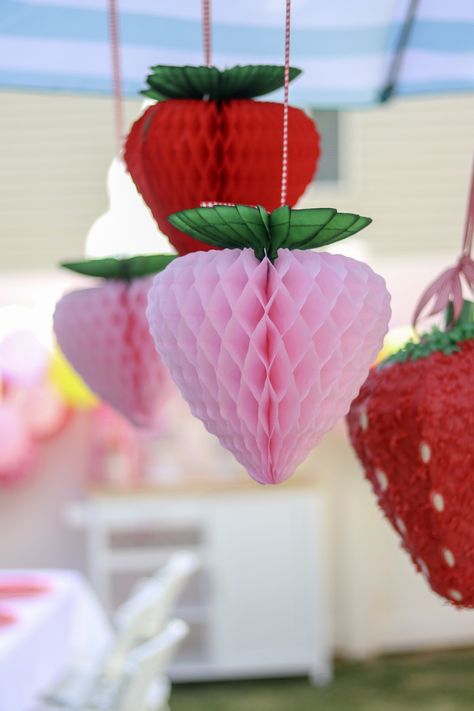 Berry Sweet First Birthday Party #firstbirthday #strawberryparty #babygirl Berry First Birthday Food, Paper Rose Pattern, First Birthday Food Ideas, First Birthday Food, Birthday Food Ideas, Giant Paper Rose, Sweet First Birthday, Strawberry Shortcake Birthday, Berry First Birthday