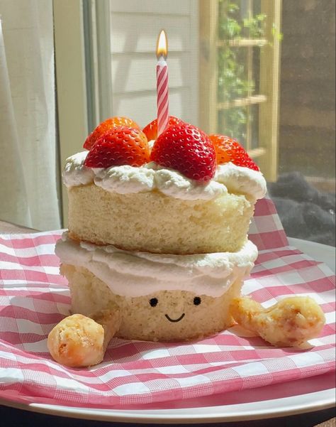 Birthday Cake Jelly Cat Cake, Jellycat Cake Real, Simple Cute Cakes, Jelly Cat Cake, Cake Flavours Ideas, Jellycat Cake, Baked Goods To Sell, Cakes Creative, Food To Share