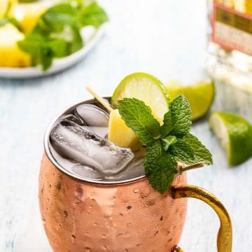 Mexican Mule |Tequila and ginger Beer Fruity Summer Cocktails, Mexican Mule, Cocktail Tequila, Easy Summer Cocktails, Moscow Mule Recipe, Copper Mug, Mule Cocktail, Mule Recipe, Tea Time Food