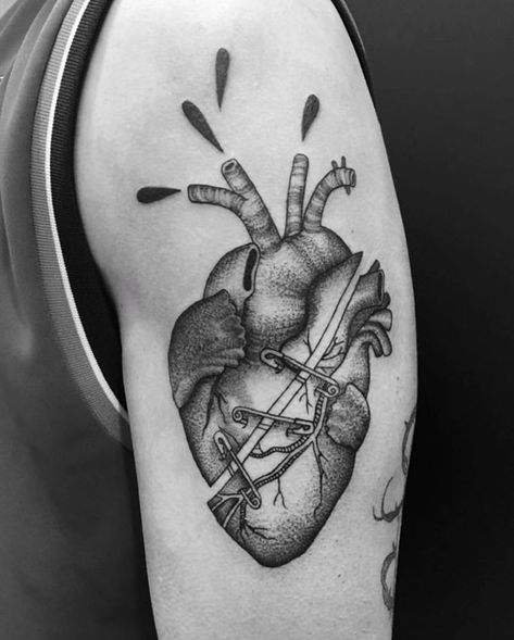 Real Heart Tattoos, Human Heart Tattoo, Inked Sketch, Realistic Heart Tattoo, Lock Tattoo, Tattoos Drawing, Cool Shoulder Tattoos, Anatomical Heart Tattoo, Web Tattoo