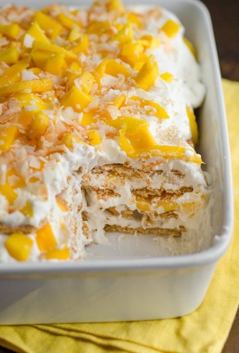 Coconut Icebox Cake, Ice Box Cakes, Ice Box Cake, Icebox Cakes, Icebox Cake Recipes, Box Cakes, Mango Dessert, Brownie Desserts, Dessert Aux Fruits