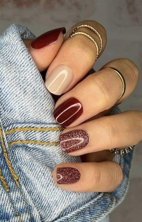 Short Nails Shellac Fall, 2023 Thanksgiving Nails, 3 Color Manicure, Shellac Nail Ideas Fall, December Wedding Guest Nails, Dip Nails Elegant, Thanksgiving Nail Colors 2023, Fall Dip Nail Inspiration, Thanksgiving Nail Dip Ideas