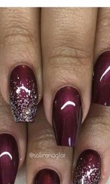 Burgundy Christmas Nails, Winter Nails Art Designs, Blue Winter Nails, Winter Nails Art, Burgundy Christmas, Christmas Nail Ideas, Nails Art Designs, Cute Nails For Fall, Nails Winter