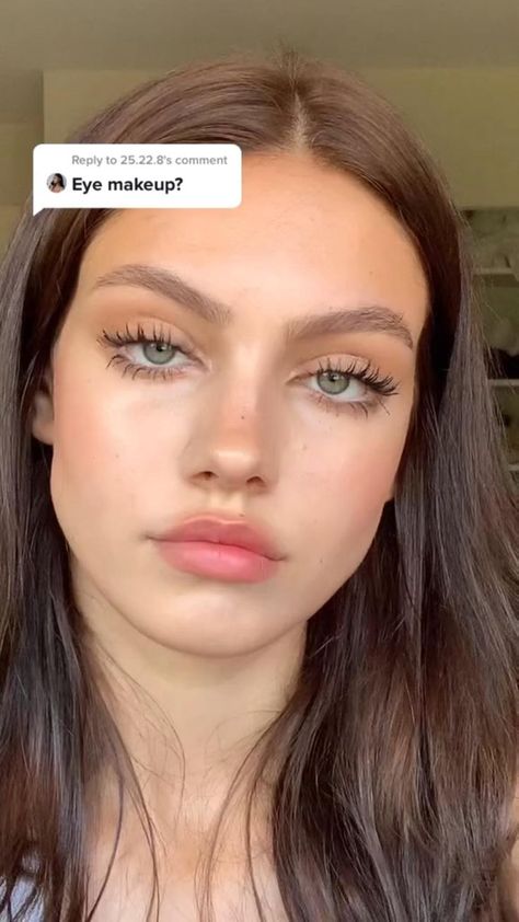 Eye Makeup For Almond Hazel Eyes, Casual Makeup Aesthetic, How To Look Unapproachable, Diamond Face Makeup Looks, No Makeup Eyeshadow, Makeup For Your Features, Chill Makeup Looks, Large Eyes Makeup, Eye Make Up Natural