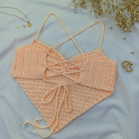 Top Bandana Crochet, Bandana Crochet Top, Crochet Bandana Top, Chenda Diy, Crochet Top Pattern Summer, Bralette Pattern, Knit Top Patterns, Crochet Top Outfit, Crochet Bandana