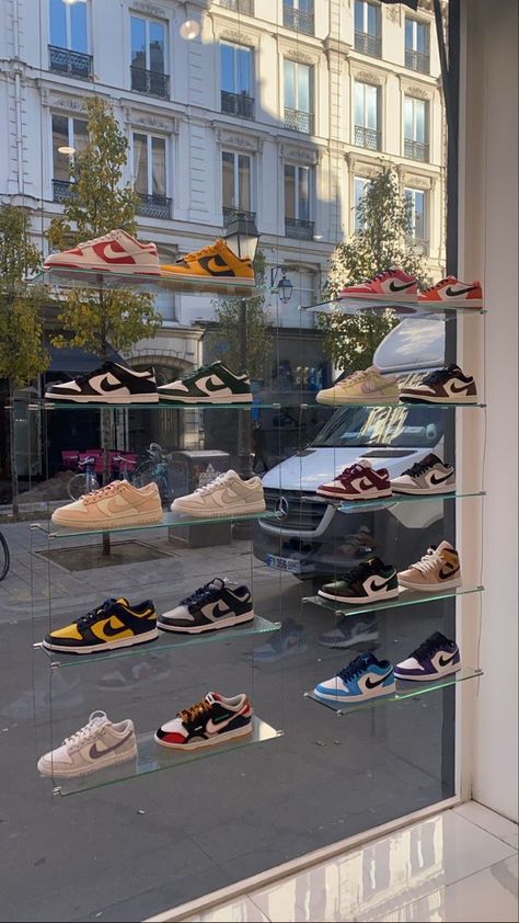 Nike Dunks Collection, Nike Dunk Collection, Sneakers Shop Interior Design, Sneaker Collection Display, Mall Dress, Sneaker Closet, Bali Decor, Sneaker Displays, Shoe Store Design