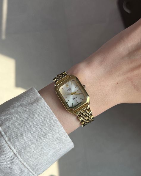 Vintage Watches Women Classy, Women Watches Classy Elegant, Watches For Women Classy, Trendy Watches Women Fashion, Aesthetic Watches, Vintage Saat, Elegant Watches Women, Luxury Watches For Women, خواتم خطوبة