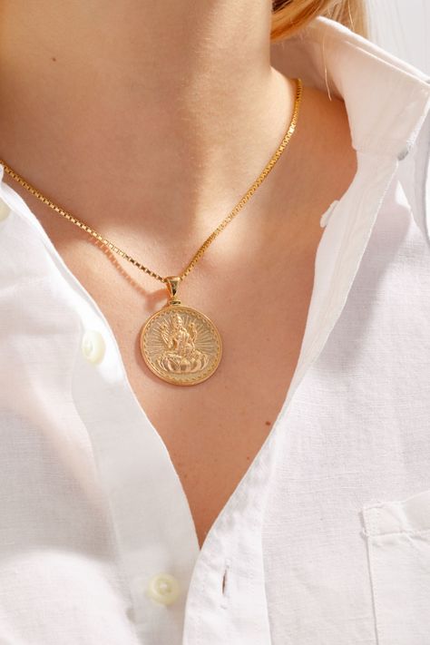 Lakshmi Coin Pendant Gold, Laxmi Gold Pendant, Lakshmi Goddess, Gold Coin Pendant, Goddess Of Wealth, Minimal Gold, Hindu Goddess, Goddess Necklace, Gold Coin Necklace