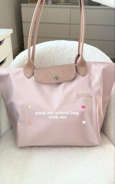 Pink Pilates Princess Outfits, Pink Pilates Princess Aesthetic, Pilates Princess Aesthetic, Workout Looks, Pink Pilates Princess, School Bag Essentials, Inside My Bag, Longchamp Bag, Pink Lifestyle