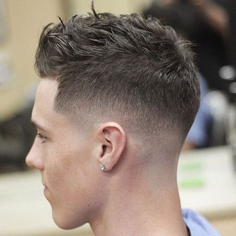 Short And Messy Skin Fade Hairstyle Boys Fade Haircut, Teen Haircuts, Best Fade Haircuts, Short Haircuts For Men, Top Hairstyles For Men, Teen Boy Haircut, Boy Haircuts Short, Mens Hairstyles Fade