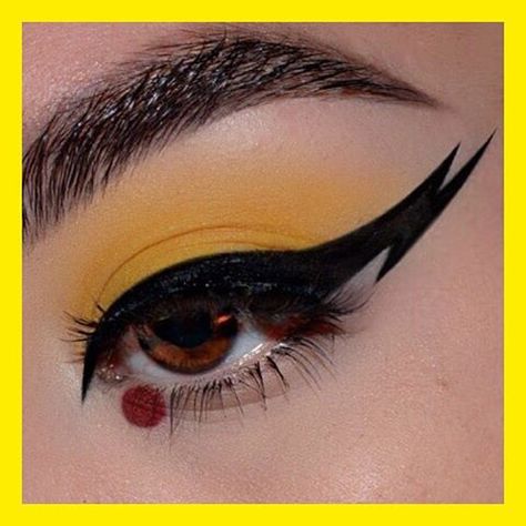 WHO'S THAT POKEMON?!  @alexalink used #Tattoo Liner in #Trooper for this #Pikachu inspired look   #katvondbeauty #crueltyfreebeauty #vegan #gottacatchemall Pikachu Inspired Makeup, Pikachu Makeup Ideas, Pikachu Eye Makeup, Pikachu Makeup Halloween, Pokemon Inspired Makeup, Pokemon Makeup Looks, Pikachu Makeup, Pokémon Costume, Pokemon Makeup