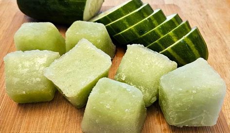 Aloe Vera Ice Cubes, Cucumber Ice Cubes, Cucumber Health Benefits, Cucumber Gardening, Hydrating Foods, Benefits Of Vitamin A, Cucumber Juice, Vitamin K, Hobby Farms