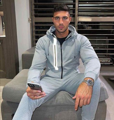 Tommy Fury, Professional Boxer, Me And Bae, Reality Television, Men Fashion Casual Outfits, Net Worth, Celebrity Crush, Boxing, Career