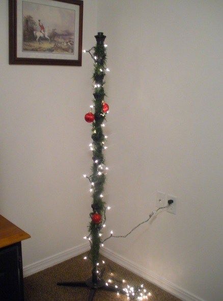 Trashy Christmas, Advent Calendar Diy, Anti Christmas, Funny Christmas Tree, Cozy Christmas Decor, Funny Memes Images, Christmas Memes, Gift Drawing, Silly Images