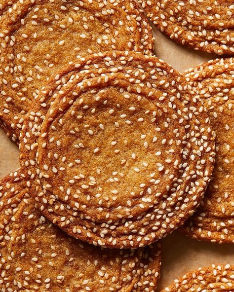 Sesame Honey Cookies, Miso Sesame Cookies, Honey Almond Cookies, Easy Cute Cookies, Honey Baking Recipes, Bread Flour Cookies, Sweet And Salty Cookies, Cookie Competition Ideas, Interesting Cookie Recipes