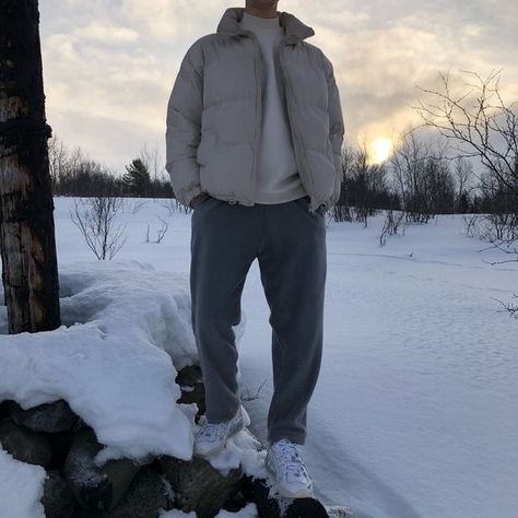 Snow Outfit Men, Mens Turtleneck Outfits, Ivan Lukov, Minimal Outfit Casual, Turtleneck Outfit Men, Big Boys Fashion, Lukov With Love, Outfits Layering, From Lukov With Love