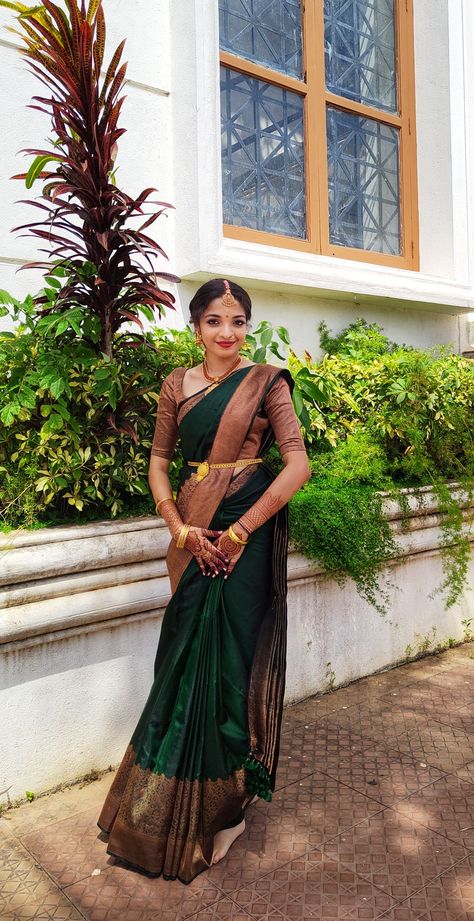 South Indian style kanjeevaram saree.. Dark Green South Indian Saree, South Indian Wedding Guest Saree Look, Wedding Guest Saree Look Kerala, Bride Sister Saree, Wedding Sarees For Bride Sister, Simple South Indian Saree Look, South Indian Wedding Outfits Sisters, South Indian Look Simple, Green Saree Wedding