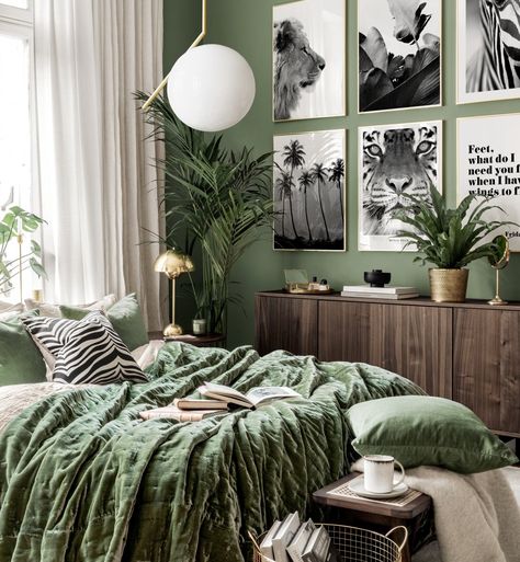 Green Room Ideas Bedroom, Green Bedroom Walls, Design Ložnic, Green Bedroom Decor, Sage Green Bedroom, Green Walls, Redecorate Bedroom, Room Design Bedroom, Room Makeover Bedroom