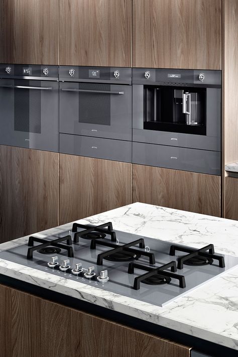 Linea 72cm gas hob, Smeg | #homedesign #interiorinspo  #renovation #homedecorideas #dreamhome  #homeremodel  #interiordesign #kitcheninspo #dreamkitchen #kitchendecor #gashob #inductionhob #hob #appliances #kitchenappliances #kitchenhob #kbbmag Gas Hobs Kitchen, Smeg Gas Hob, Kitchen Island With Cooktop, Coffee Corners, Gas Hobs, Kitchen Minimalist, Kitchen Hob, Kitchen Background, Table Square