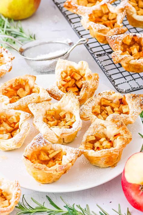 Mini Apple Pies With Puff Pastry Apple Tart Recipe Easy, Apple Tart Puff Pastry, Small Apple Pies, Apple Recipes With Puff Pastry, Puff Pastry Apple Pie, Mini Apple Tarts, Labor Day Recipes, Apple Tartlets, Curried Sweet Potato