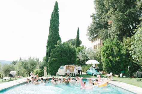 Tuscany Wedding Pool Party, Italian Themed Pool Party, Italian Wedding Pool Party, Ruby Holley Wedding, Wedding Welcome Cocktail Party, Italy Pool Party, Wedding Ideas Italy, Italian Pool Party, Poolside Wedding Ceremony