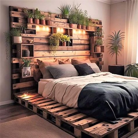 Pallet Bed Ideas, Upcycled Pallets, Diy Pallet Bed, Boho Bedroom Design, Style College, Pallet Bed, Modern Luxury Bedroom, Pallet Furniture Bedroom, Redecorate Bedroom