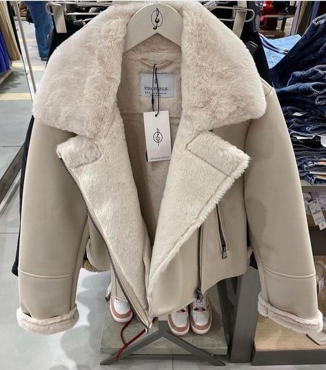 Zara Shearling Jacket, Thermal Jacket, Winter Fashion Outfits Casual, Cold Outfits, Outfit Inspo Casual, Instagram Link, Casual Winter Outfits, Autumn Outfit, Shearling Jacket