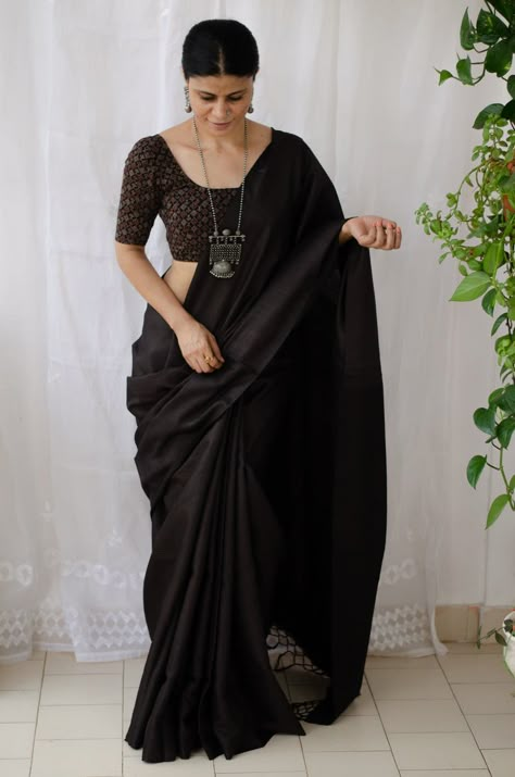 Collections – Chakori Ethnic Black And White Blouse Designs, Black Saree Aesthetic, Black Saree Look, Chakori Ethnic, Black Cotton Saree, Modern Sarees, Onam Outfits, Formal Saree, Saree Wearing Styles