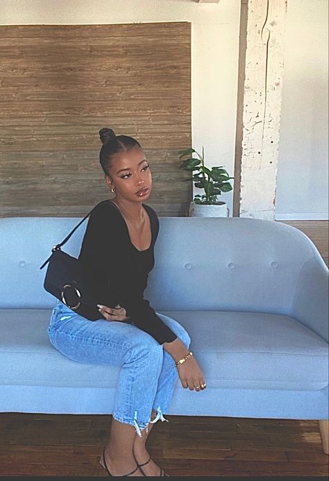 Rnb Playlist, Christian Modest Outfits, Soft Feminine Outfits, Feminine Outfits, Black Femininity, Soft Feminine, Money Aesthetic, Church Outfits, Old Money Aesthetic