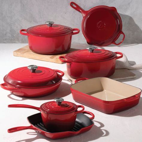 Le Creuset Saucepan, Red Le Creuset Kitchen, Red Le Creuset, Dutch Oven Le Creuset, Le Creuset Red, Pesto Bread, Beautiful Kitchenware, Greek Lemon Chicken Soup, Cast Iron Set