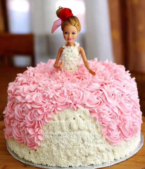 27+ Awesome Picture of Barbie Birthday Cakes - entitlementtrap.com Princes Cake, 1st Birthday Cake Designs, Barbie Cake Designs, Doll Cake Designs, Princess Doll Cake, Barbie Bday, Barbie Doll Birthday Cake, Doll Birthday Cake, Barbie Birthday Cake