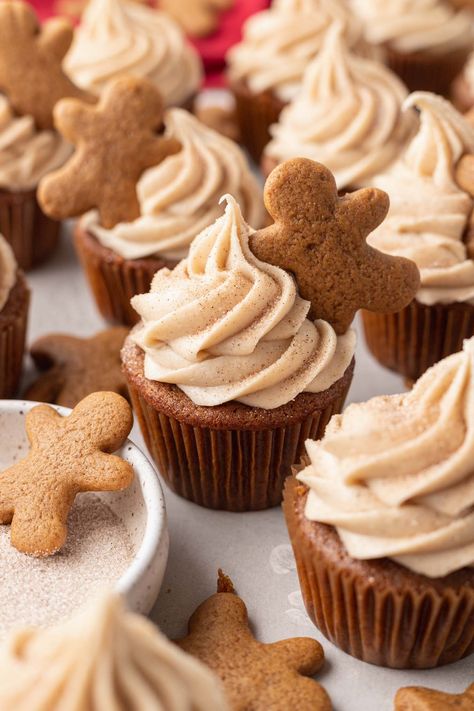 Mini Gingerbread Cupcakes, Winter Bakery Ideas, Ginger Bread Cupcakes, Gingerbread Cupcakes Recipe, Christmas Baking Healthy, Winter Baked Goods Recipes, Christmas Inspired Food, Winter Baked Goods, Christmas Pastry Ideas