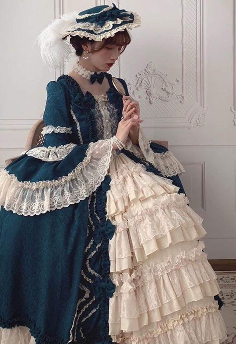 Victorian Dress Gown, Victorian Era Dresses, Rococo Fashion, Big Dresses, Old Fashion Dresses, Fairytale Dress, Fantasy Dress, Historical Dresses, Ball Gown Dresses