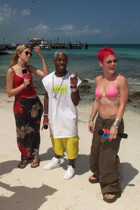 Mandy Moore not being able to deal with Sisqo’s shit: | 29 Things You Probably Forgot About MTV Spring Break 2000 Athletic Summer Outfits, Summer Outfits Athletic, Alt Summer Outfits, Dru Hill, Vintage Summer Outfits, Alecia Beth Moore, Late Summer Outfits, Pink Singer, Summer Outfits Y2k