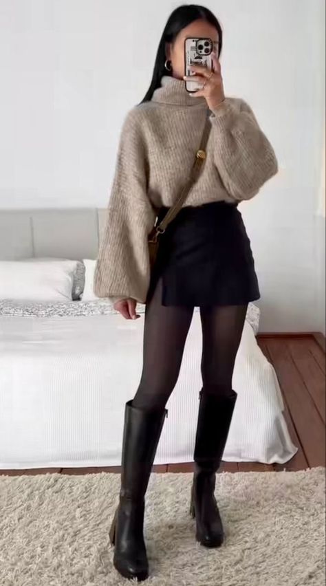 Femme Winter Outfits, Boot Office Outfit, Asymmetrical Sweater Outfit, Canada Outfit Ideas, Winter Outfits Fancy, Hockey Game Outfits For Women, Canada Outfits, Vinter Mode Outfits, Hockey Game Outfit