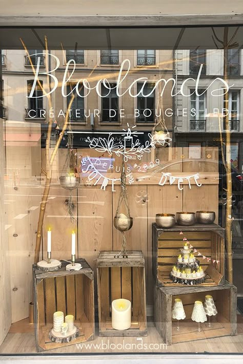 Salon Window Display, Boutique Window Displays, Cosy Decor, Flower Shop Decor, Window Display Retail, Clothing Store Displays, Decoration Vitrine, Store Design Boutique, Store Window Displays