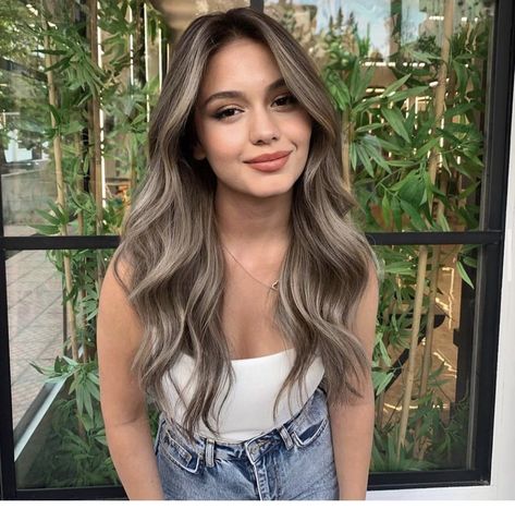 Beach Blonde Hair, Summer Hair Color Ideas, Sombre Hair, Ash Beige, Beige Hair, Bronde Balayage, Beachy Hair, Bronde Hair, Wella Hair