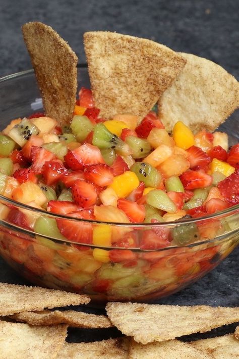 Refrigerator Fruitcake, Hawaiian Side Dishes, Fruits And Vegetables Images, Fruit Salsa Recipe, High Fiber Fruits, Fruitcake Recipes, Cinnamon Chips, Fruit Salsa, Cake Vegan