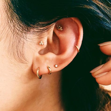 Piercing Inspo, Cool Ear Piercings, Cute Ear Piercings, Diamond Birthstone, Piercing Ideas, Mini Studs, Ear Stack, Tragus Earrings, Tragus Piercings